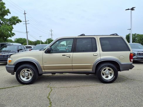 Used 2001 Ford Explorer XLT AWD/4WD image 8
