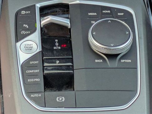 Certified 2024 BMW 230i Coupe w/ Convenience Package image 12