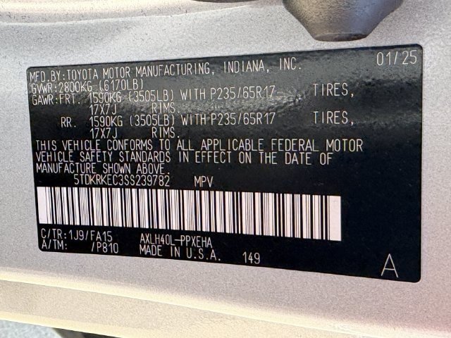 Used 2025 Toyota Sienna LE FWD image 25