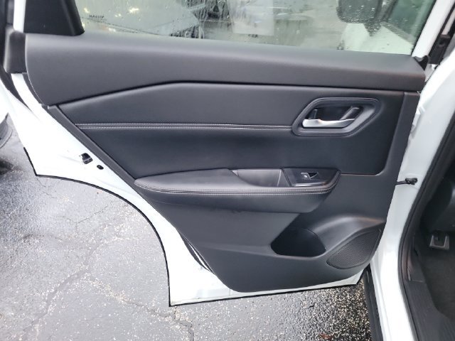 Used 2026 Nissan Rogue SL AWD/4WD image 15