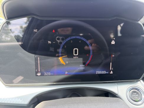 Used 2025 Chevrolet Trax LT FWD image 21