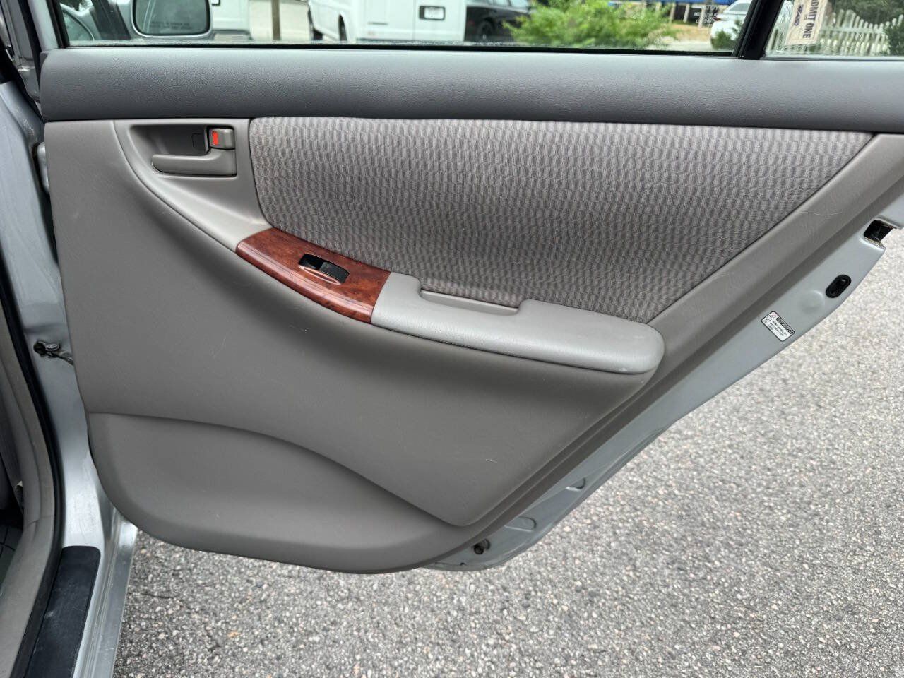 Used 2005 Toyota Corolla LE FWD image 40