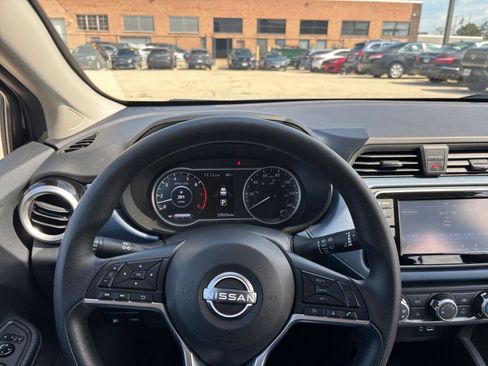 Used 2025 Nissan Versa SV FWD image 32