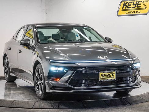 Used 2025 Hyundai Sonata SEL FWD image 3