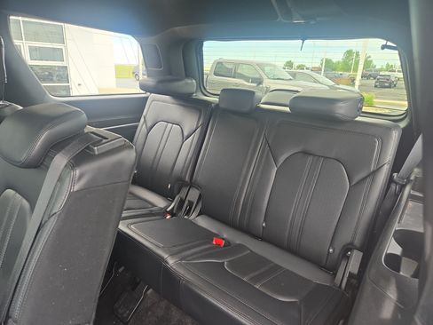 Used 2019 Ford Expedition Limited w/ Driver Assistance Package AWD/4WD image 12