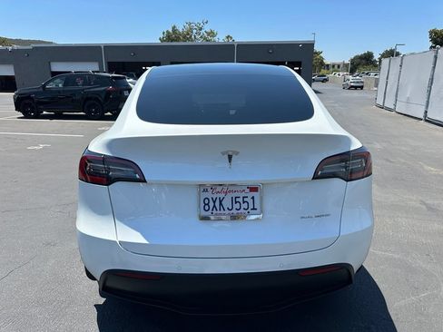 Used 2021 Tesla Model Y Long Range AWD/4WD image 3
