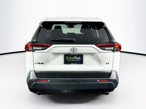 Used 2023 Toyota RAV4 LE FWD image 7