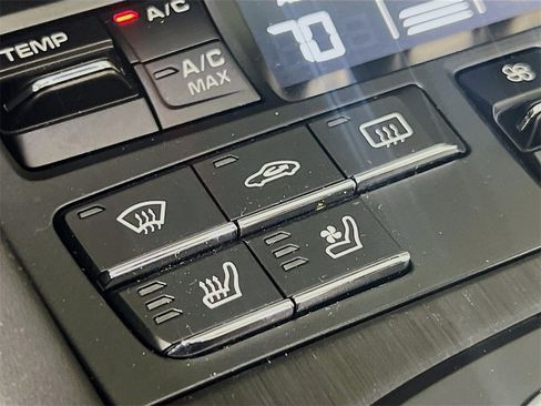 Certified 2018 Porsche 911 Carrera 4 GTS image 23