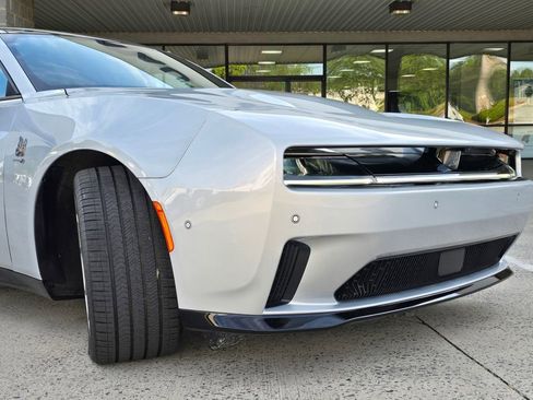 Used 2024 Dodge Charger Daytona Scat Pack w/ Plus Group AWD/4WD image 13