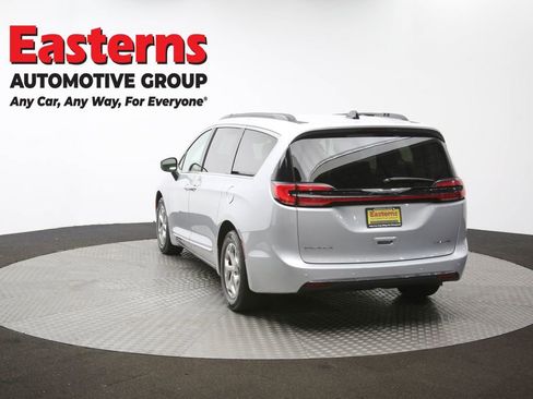 Used 2023 Chrysler Pacifica Limited image 69