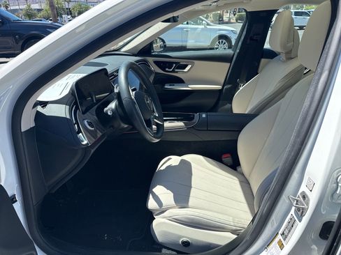 Used 2025 Mercedes-Benz E 350 Sedan image 10