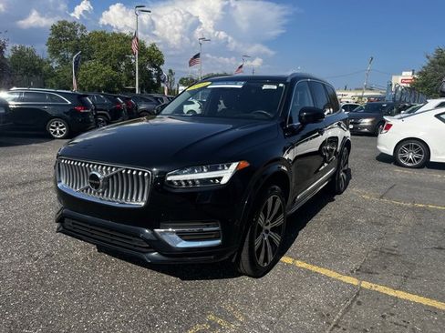 Certified 2024 Volvo XC90 T8 Ultimate w/ Protection Package Premier image 6