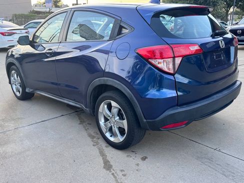Used 2017 Honda HR-V LX image 7