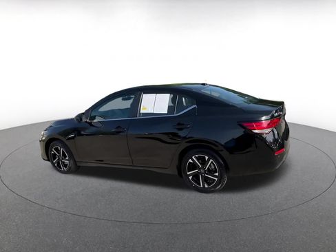 Used 2025 Nissan Sentra SV FWD image 10