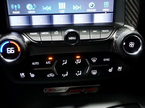 Used 2015 Chevrolet Corvette Z06 w/ 3LZ Preferred Equipment Group RWD image 24