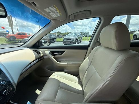 Used 2014 Nissan Altima 2.5 SL w/ Moonroof Package FWD image 22
