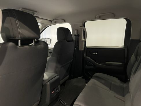 Used 2023 Nissan Frontier SV w/ SV Convenience Package AWD/4WD image 23