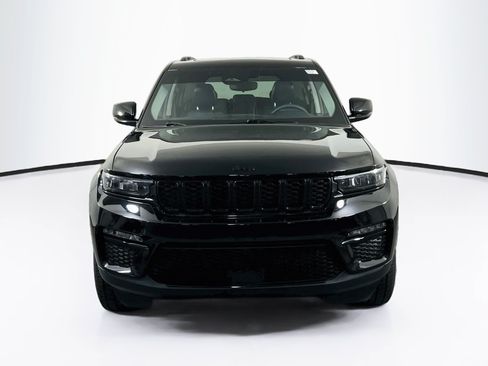 Used 2024 Jeep Grand Cherokee Limited w/ Black Appearance Package AWD/4WD image 2