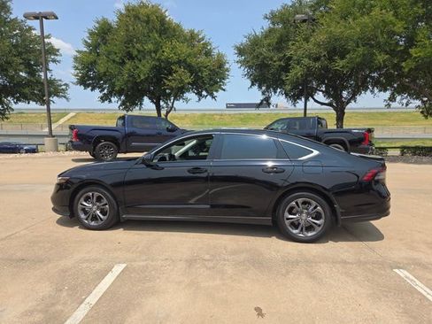 Used 2023 Honda Accord EX image 8