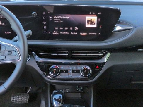 Used 2025 Buick Envista Sport Touring FWD image 17