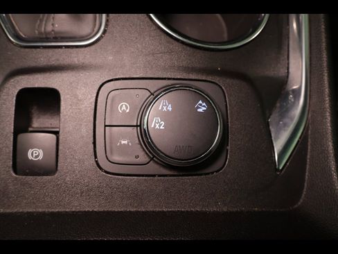 Used 2022 Chevrolet Traverse LT image 14