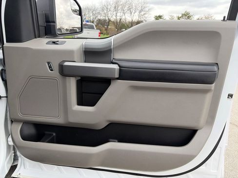 Used 2020 Ford F150 XLT w/ Equipment Group 302A Luxury AWD/4WD image 9