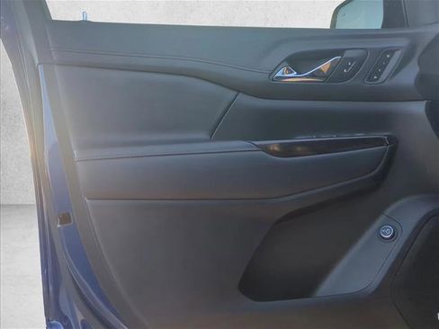 Used 2023 GMC Acadia AT4 w/ Technology Package image 9