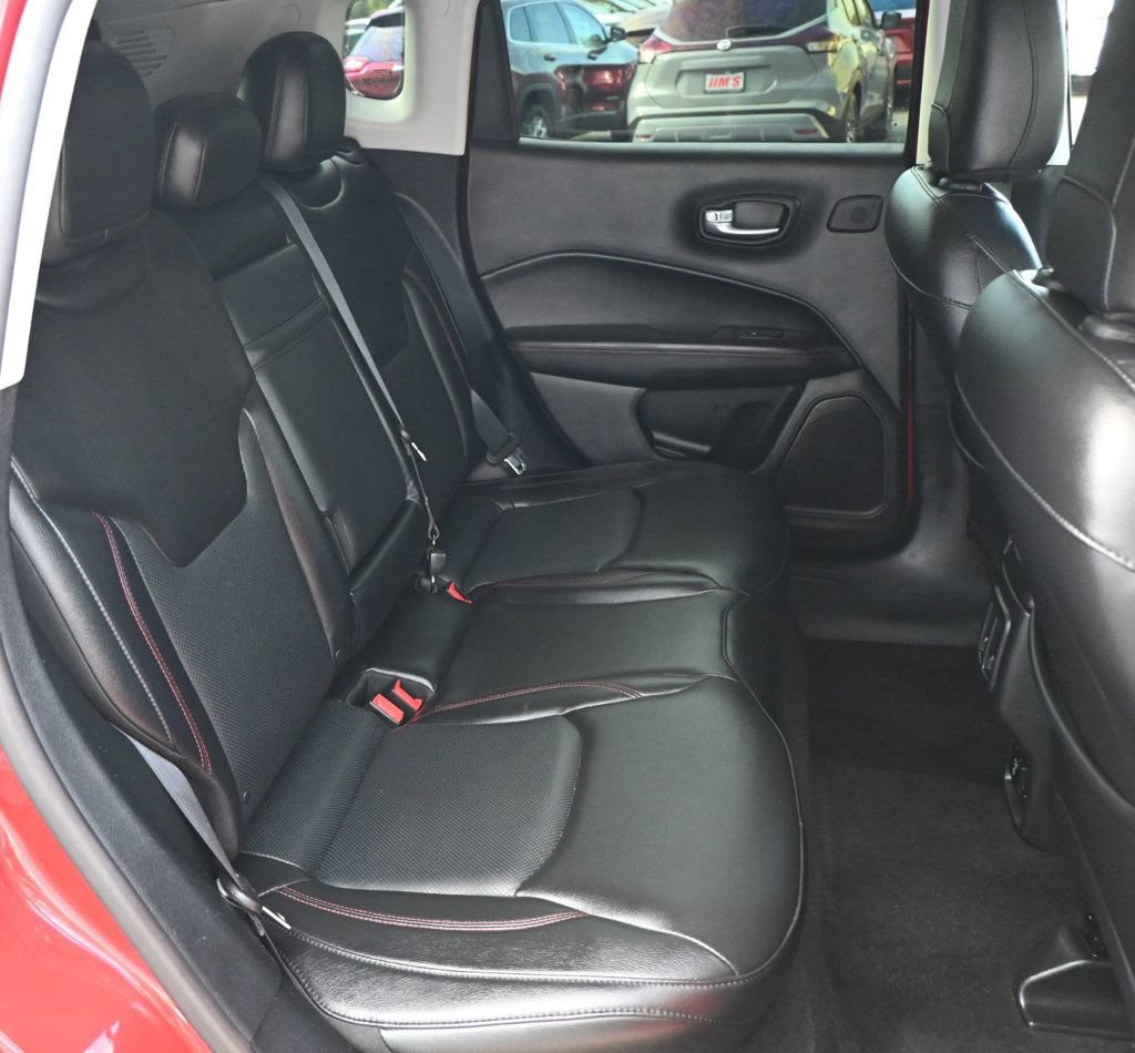Used 2017 Jeep Compass Trailhawk w/ Leather Interior Group AWD/4WD image 19