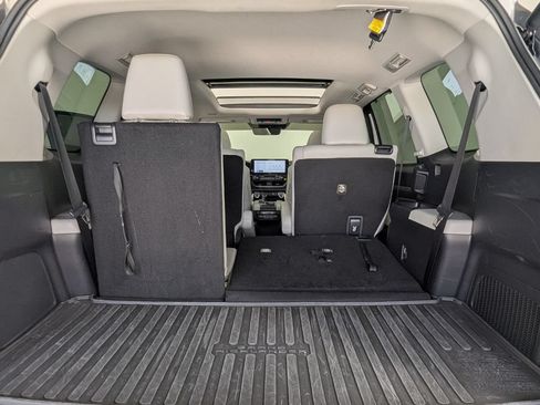 Used 2025 Toyota Grand Highlander AWD Hybrid image 29