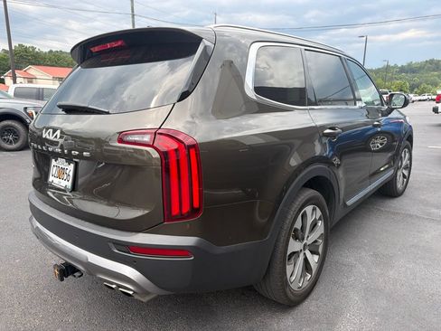 Used 2022 Kia Telluride EX w/ EX Premium Package AWD/4WD image 4