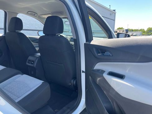Used 2022 Chevrolet Equinox LS w/ LS Convenience Package FWD image 30