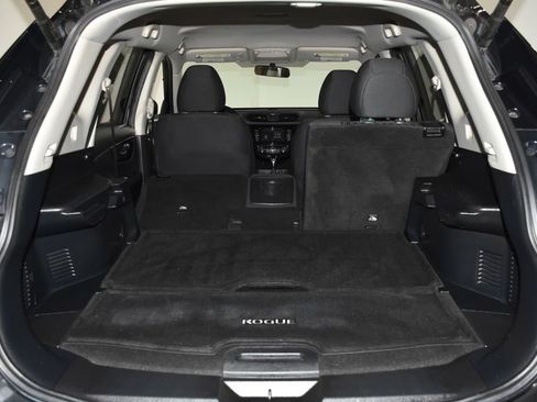 Used 2018 Nissan Rogue SV AWD/4WD image 29