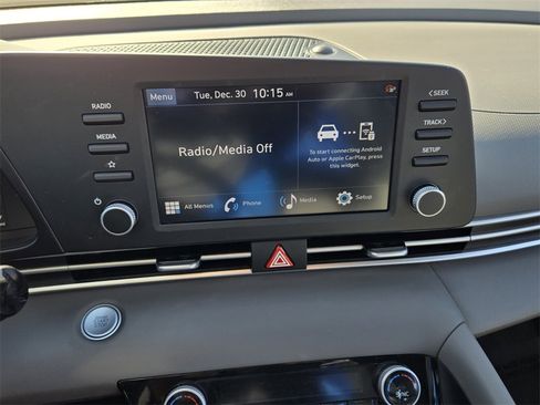 Certified 2022 Hyundai Elantra SEL image 19