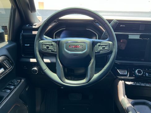 Used 2025 GMC Sierra 2500 AT4 AWD/4WD image 13