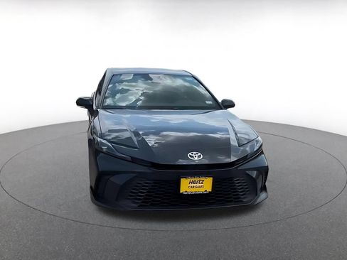 Used 2026 Toyota Camry SE FWD image 4