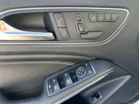 Used 2017 Mercedes-Benz GLA 250 w/ Premium Package image 5