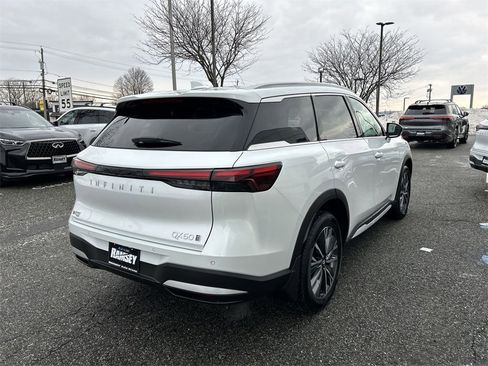 New 2026 INFINITI QX60 Luxe image 8