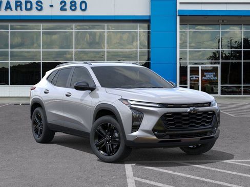 New 2026 Chevrolet Trax ACTIV w/ Sunroof Package FWD image 7