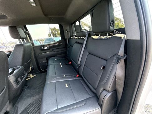 Used 2025 Chevrolet Silverado 1500 LT Trail Boss w/ Convenience Package II AWD/4WD image 23