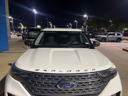 Used 2021 Ford Explorer XLT w/ Equipment Group 202A RWD image 5