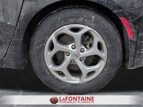 Used 2023 Chrysler Pacifica Limited image 33