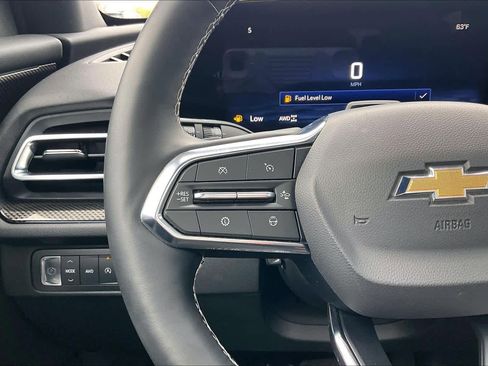 Used 2025 Chevrolet Traverse High Country image 24