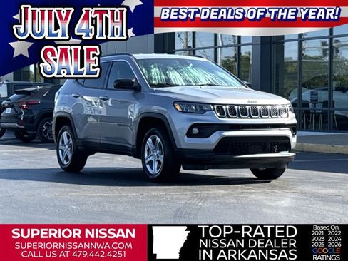 Used 2024 Jeep Compass Latitude w/ Altitude Special Edition AWD/4WD image 1