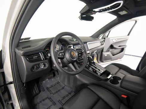 New 2026 Porsche Macan S image 4
