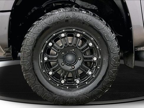 Used 2017 Toyota Tundra Platinum AWD/4WD image 33