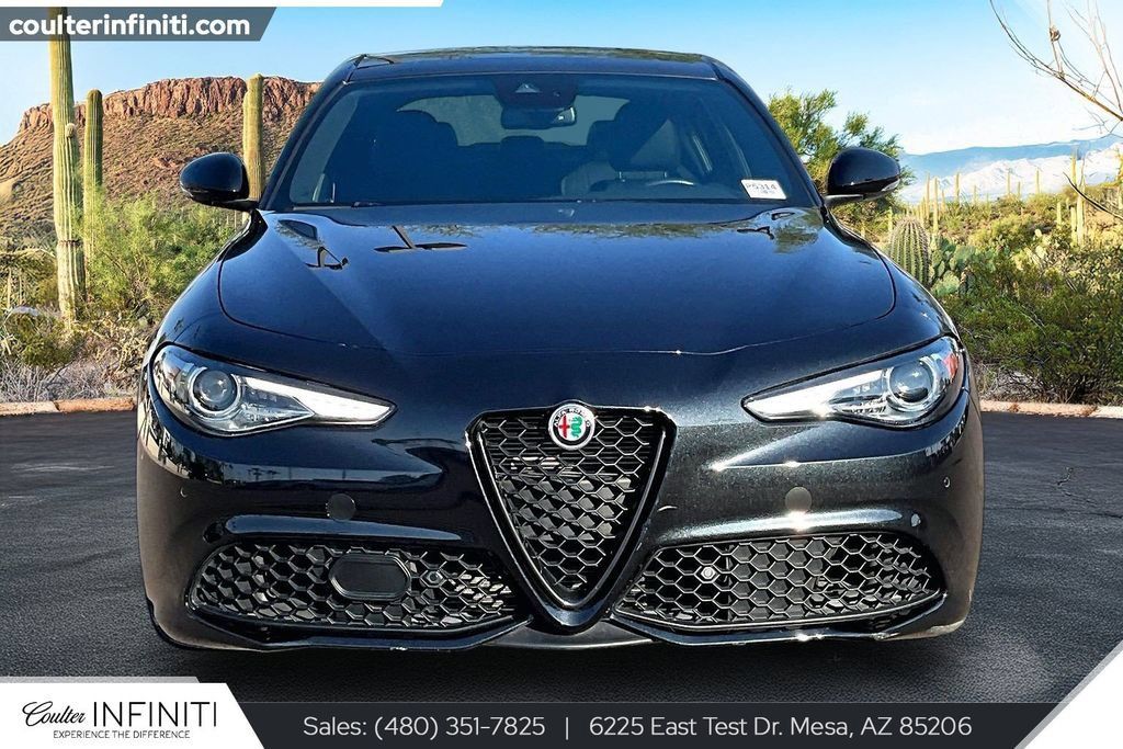 Used 2023 Alfa Romeo Giulia Veloce RWD image 3