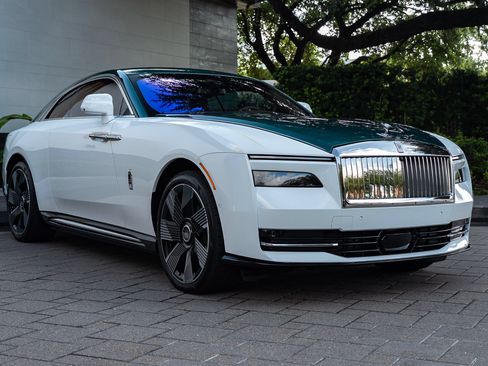 Used 2025 Rolls-Royce Spectre w/ Leather Finishing Pack AWD/4WD image 12