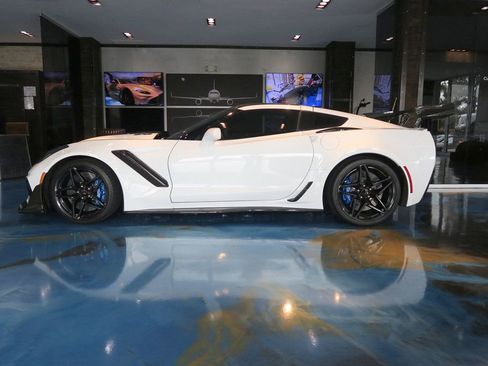 Used 2019 Chevrolet Corvette ZR1 RWD image 10