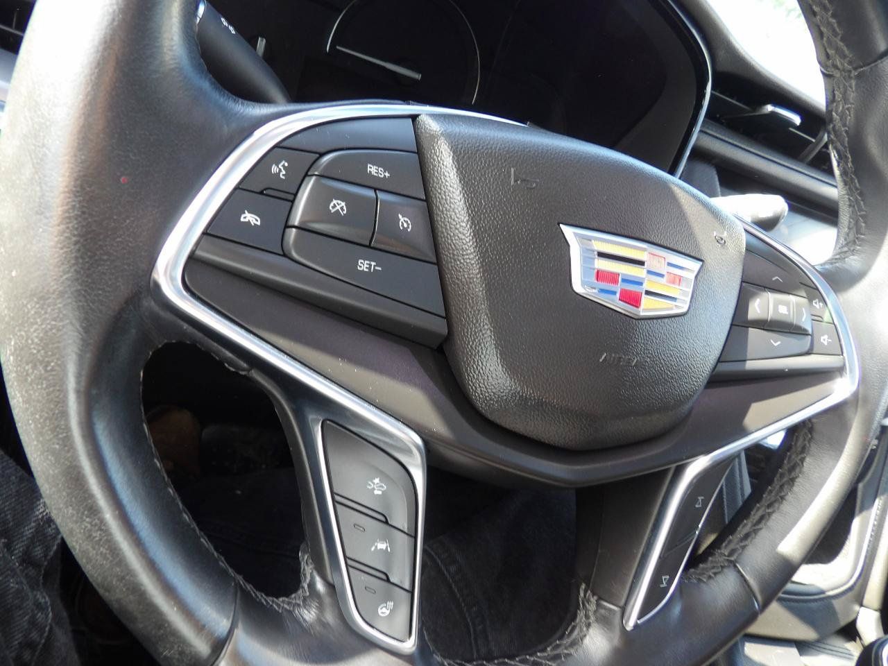Used 2019 Cadillac XT5 Premium Luxury FWD image 16