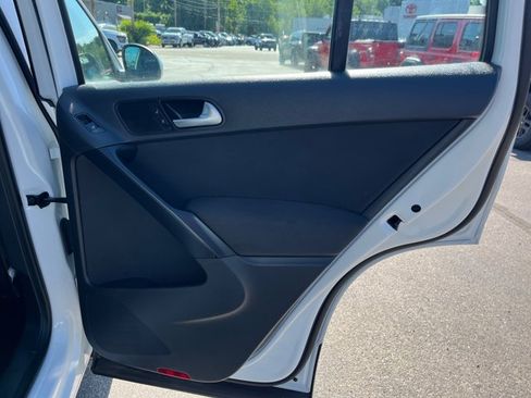 Used 2015 Volkswagen Tiguan S AWD/4WD image 21